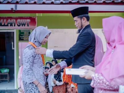 Ratna Erlina 